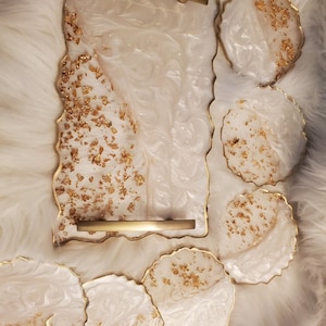 Resin tray and 4 coasters white and gold flakes with handles