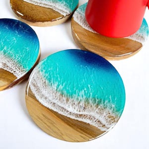 Ocean Wave Resin Wood Coasters, Beach Drink Coaster Set, Epoxy Wood Coasters, Round Cup Mat for Home & Office, Handmade Gift, Father's Day
