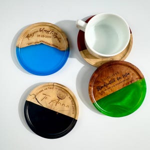 Custom Engraved Resin Coaster – Round Wood & Epoxy Drink Tray | Personalized Name Gift, Handmade Desk Decor, 4 Color Options
